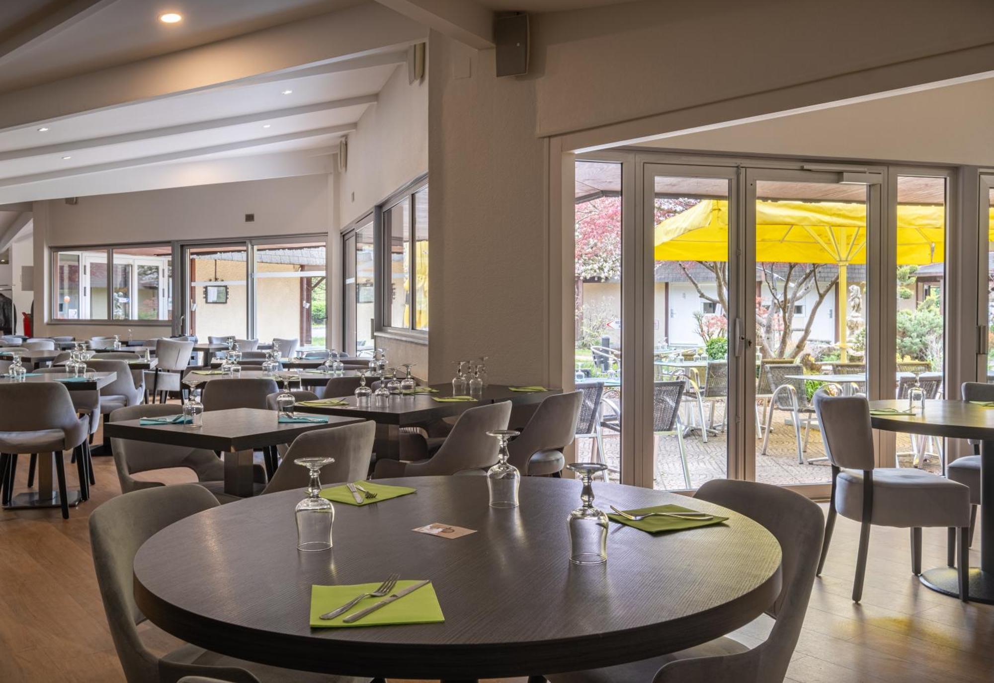 Charme Hôtel et Spa, Montbéliard Sud Esterno foto