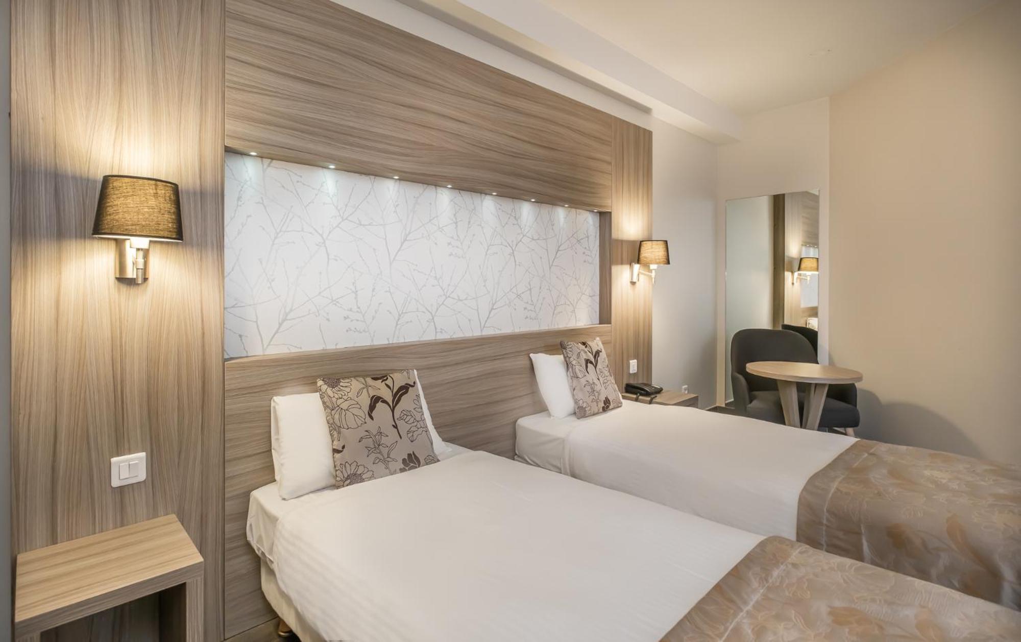 Charme Hôtel et Spa, Montbéliard Sud Esterno foto